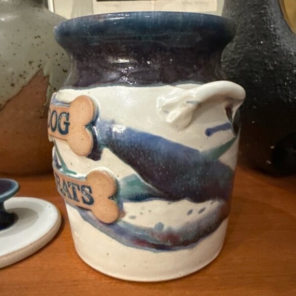 VTG Whitefish Pottery Stoneware Crock Montana Dog Treats Jug W Lid Handmade - Picture 12 of 13